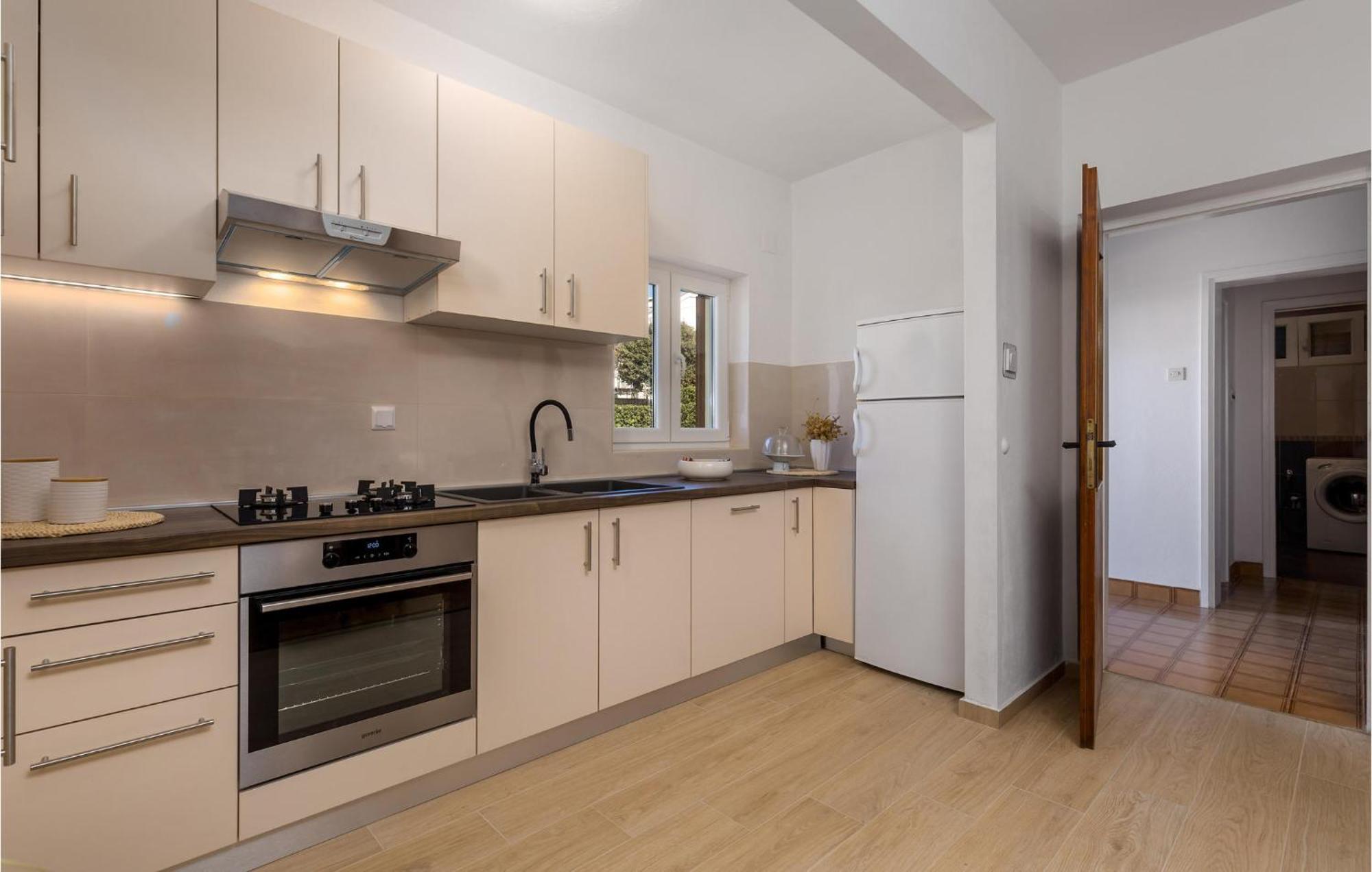 2 Bedroom Awesome Apartment In Pag Pag Town Exterior photo