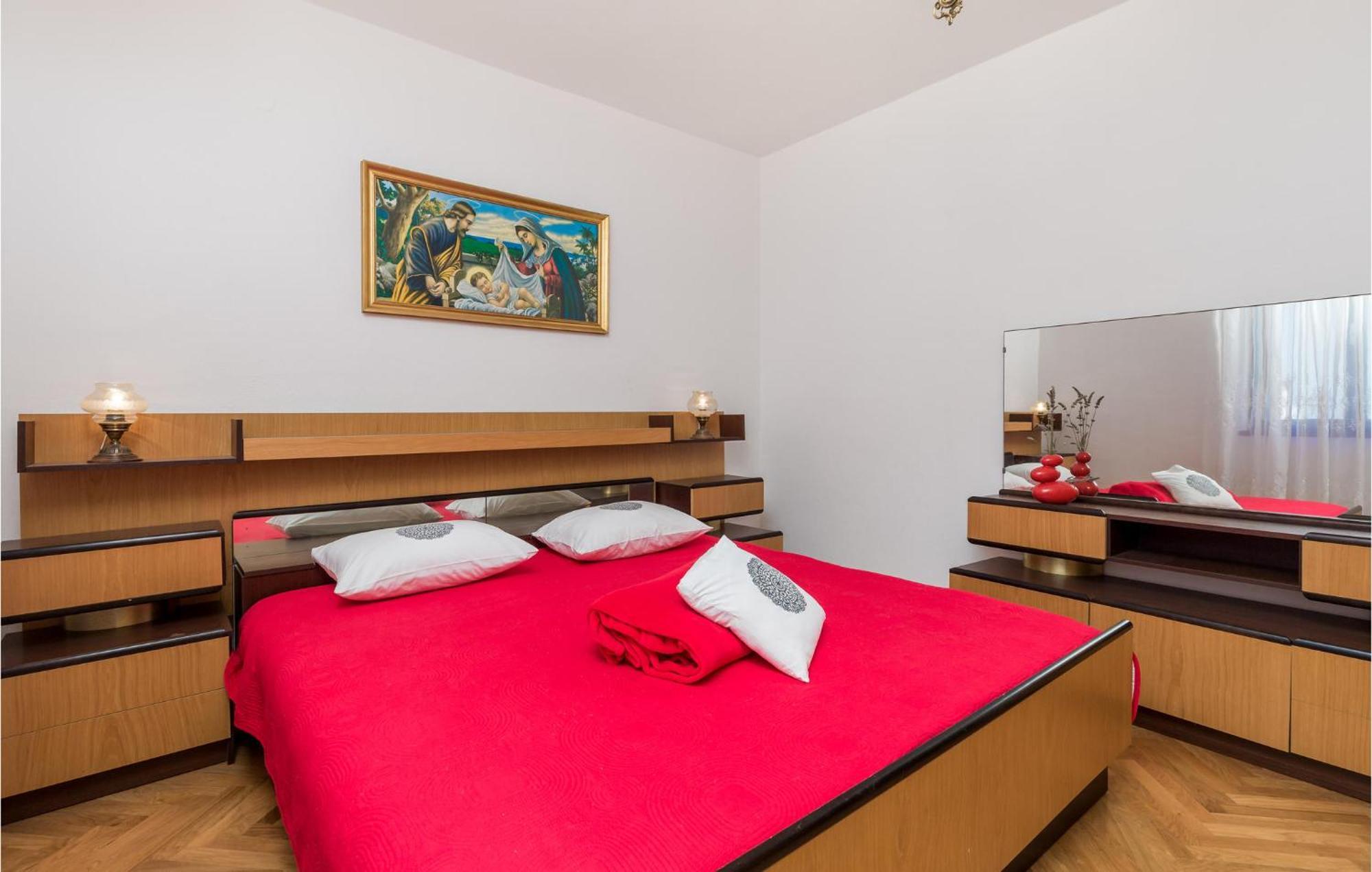 2 Bedroom Awesome Apartment In Pag Pag Town Exterior photo