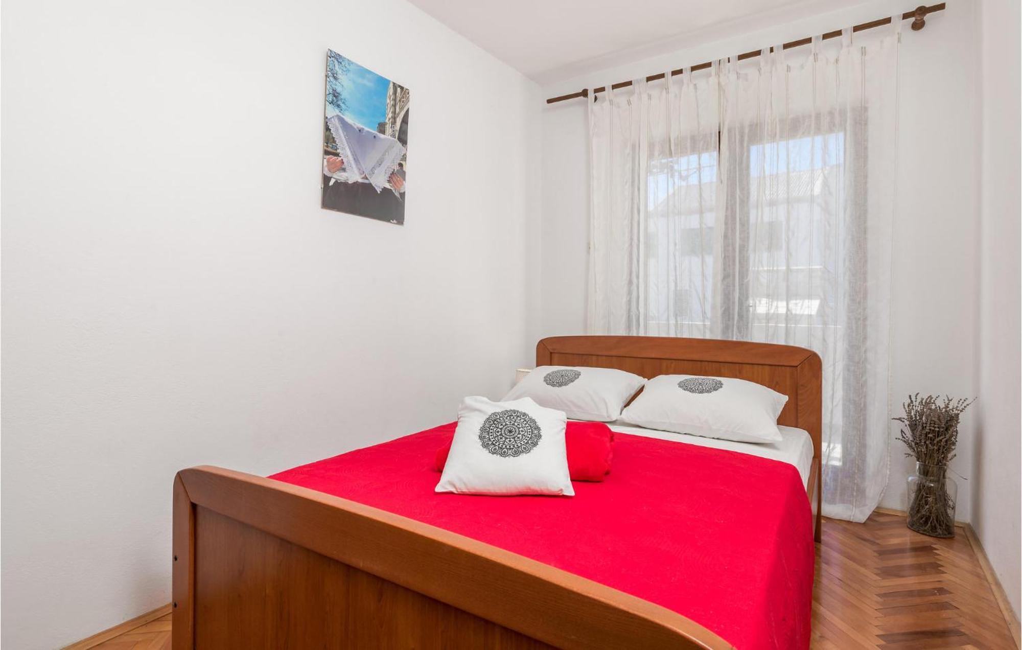 2 Bedroom Awesome Apartment In Pag Pag Town Exterior photo